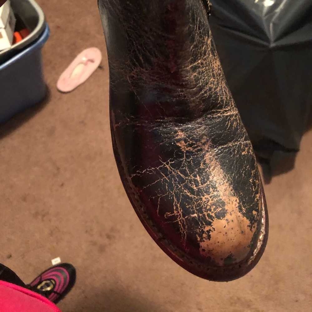 Distressed leather boots - Picture 3 of 4